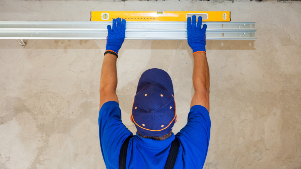 What Are the Signs You Need Professional Garage Door Service in San Antonio?